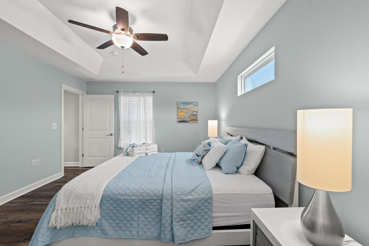 Coral - 3bd 2ba Close To W/ Optional Golf Cart! *